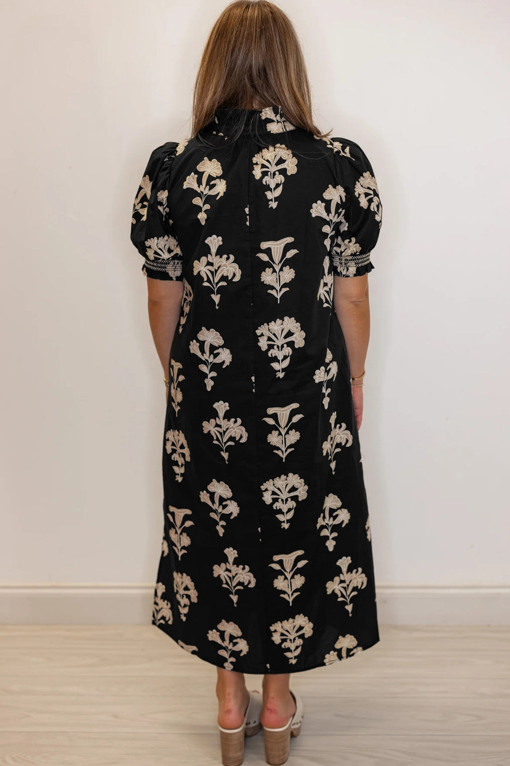 Black Floral Print Frilled Collar Short Puff Sleeve Plus Size Maxi Dress